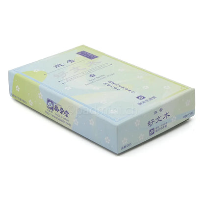 Baieido Bikou Kobunboku Smokeless japanische Räucherstäbchen in der 80-g-Packung mit raucharmer Rezeptur.