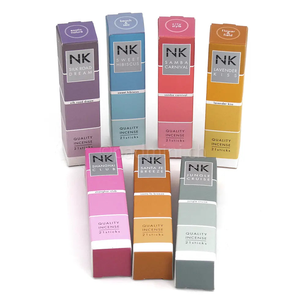 Ehemaliges FM-Räucherstäbchen-Sortiment von Nippon Kodo, 21 Stäbchen und ein Ständer.