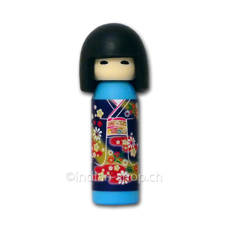Iwako Radiergummi in Form einer japanischen Kokeshi-Puppe mit blauem Kimono und buntem Blumenmuster, Höhe 4,5 cm.