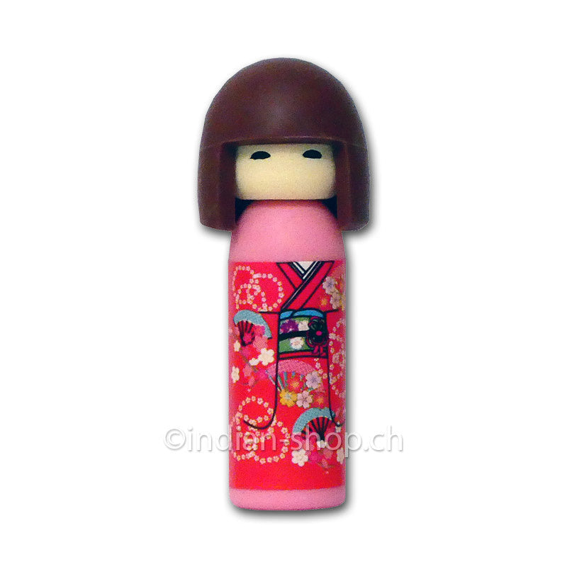 Iwako Radiergummi in Form einer japanischen Kokeshi-Puppe mit rot-rosa Kimono, Blumen- und Fächermotiven, Höhe 4,5 cm.