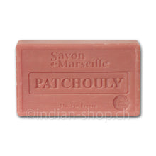 Le Chatelard 1802 Savon de Marseille Patchouly 100 g, rechteckiges Seifenstück in Altrosa mit eingeprägter Aufschrift Patchouly