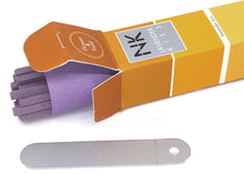 Räucherstäbchen Nippon Kodo Flower & Field Lavender Kiss, 21 Stäbchen und ein Ständer.