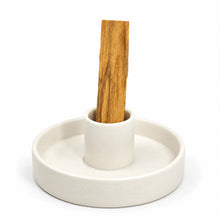 Weisser Palo Santo Halter aus Keramik mit Palo-Santo-Holz