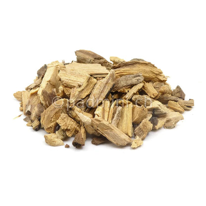 Palo Santo Späne aus Peru in grober oder feiner Körnung, erhältlich mit 25 g oder 100 g. Ideal zum Räuchern auf Kohle und für eigene Räuchermischungen.