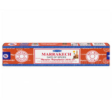 Satya Marrakech Gate of Spices MUM Räucherstäbchen 15 g in orangefarbener Verpackung mit orientalischem Stadtmotiv, Einzelpackung und Displaykarton