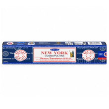 Satya New York Cosmopolitan MUM Räucherstäbchen 15 g in dunkelblauer Verpackung mit New-York-Motiv, Einzelpackung und Displaykarton