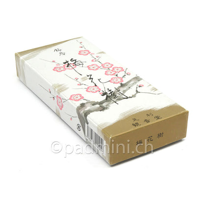 Shoyeido Baikaju Plum Blossoms japanische Räucherstäbchen 150 Stück in Schachtel mit rosa Pflaumenblüten