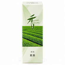 Shoyeido Xiang Do Sencha Green Tea Nr. 18 japanische Räucherstäbchen in heller Verpackung mit grünem Teefeld