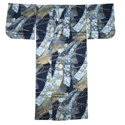 Traditioneller japanischer Yukata aus 100 % Baumwolle in Dunkelblau mit fliessendem floralem Muster in Blau-, Weiss- und Goldtönen