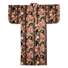 Yukata japonais authentique de Kyoto avec motifs de chrysanthèmes